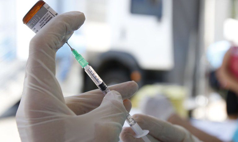 Três adultos e uma criança morreram por complicações da gripe em Anápolis (Foto: Tânia Rêgo/Agência Brasil)