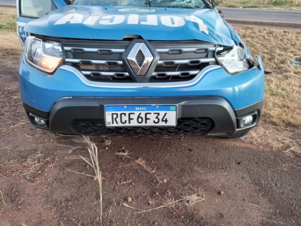 Situação da viatura após capotamento (Foto: Divulgação)