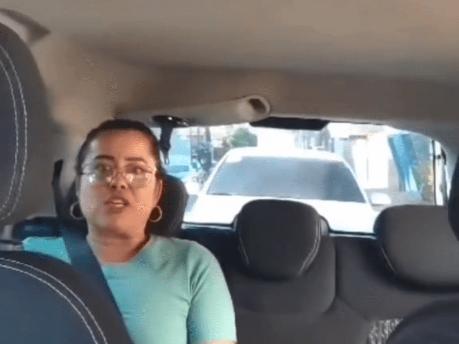 Câmara do carro registrou os insultos (Foto: Captura)