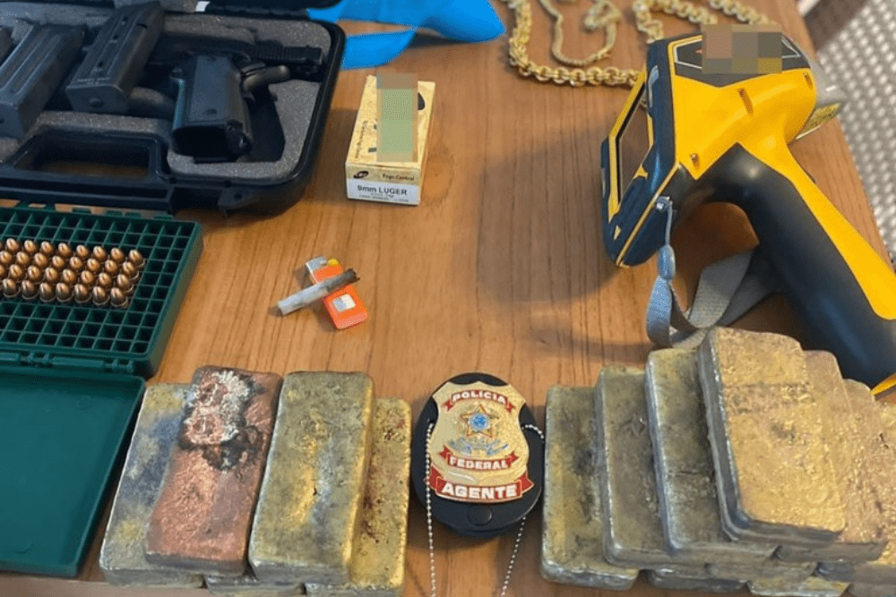 PF identificou indícios de contrabando de ouro para Europa após a prisão de uma pessoa que transportava 35 kg de ouro (Foto: Divulgação - Polícia Federal)