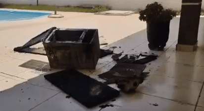 A air fryer ficou totalmente destruída após o incêndio (Foto: Divulgação / CBMPR)