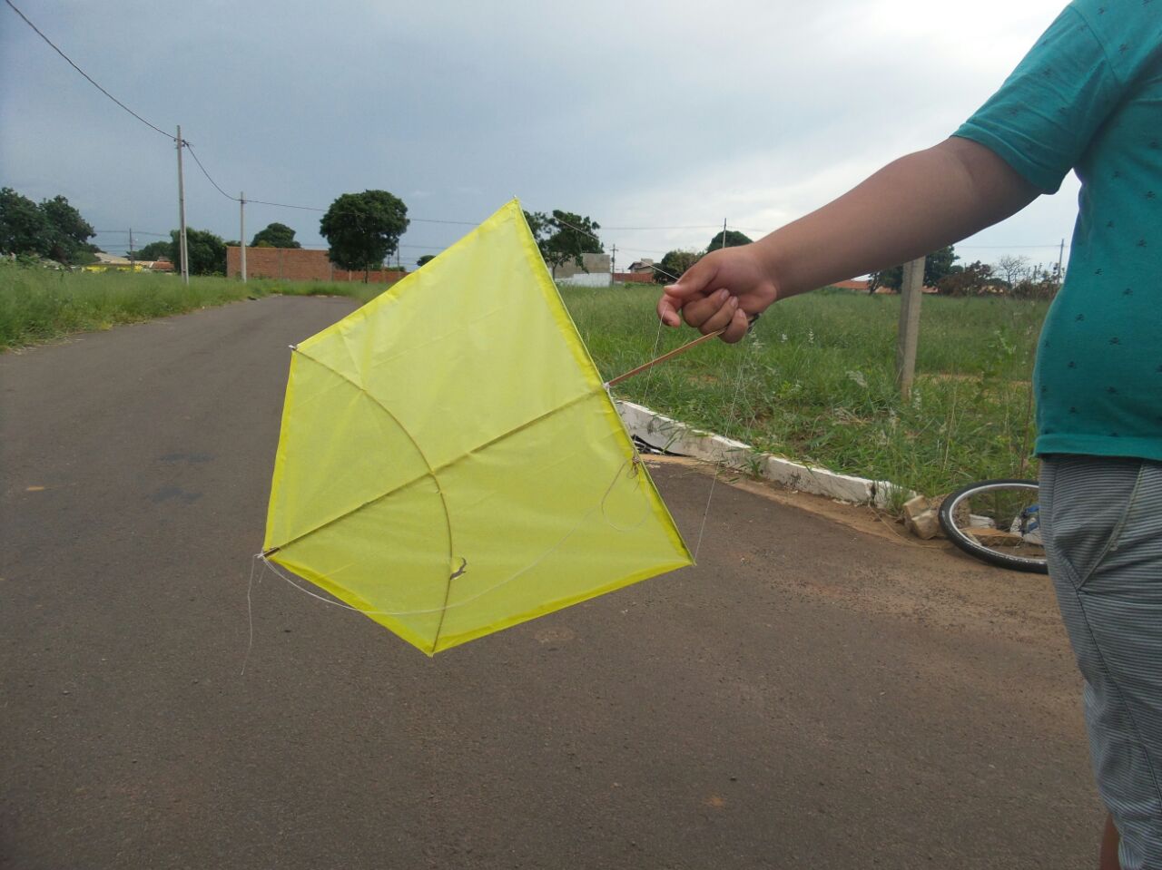A lei criminaliza o uso de cerol, linha chilena e similares. (Foto: Reprodução)