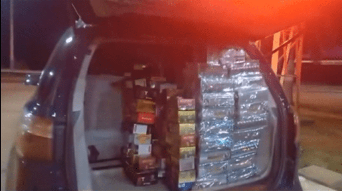 Cigarros eletrônicos seriam levados a lojistas de Brasília. (Foto: Captura)