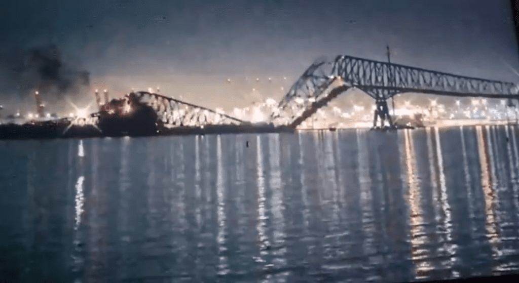 A ponte tem mais de 2 quilômetros e meio de profundidade. (Foto: Captura)