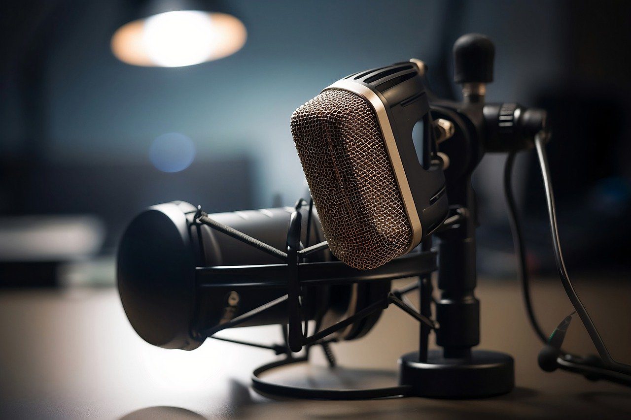 Conforme Pierre Bouvard, analista da Westwood One, a notícia é um gênero em destaque no rádio e oferece um ambiente contextual de alta qualidade para publicidade. (Foto: Reprodução / Pixabay)