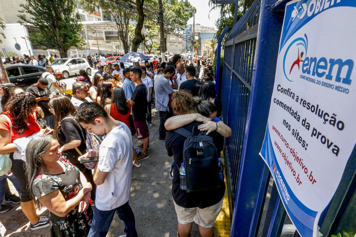 É possível usar a nota do Enem 2024 para entrar em universidades públicas e privadas. (Foto: Reprodução / Agência Brasil)
