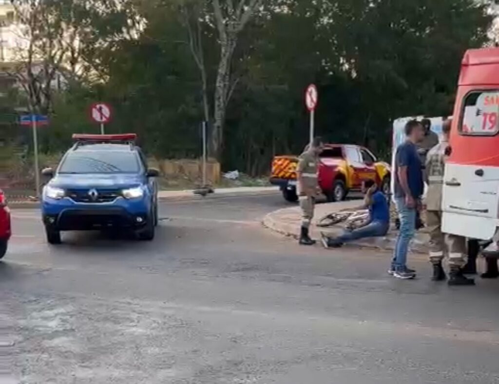 Atropelamento aconteceu na "baixada" do antigo supermercado Bretas (Foto: Jhonny/Anápolis Notícias)
