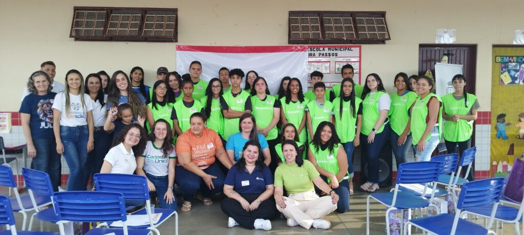 Uma das edições do "WorkShop Meu 1° Emprego" aconteceu Bairro da Lapa, em Anápolis (Foto: Divulgação)