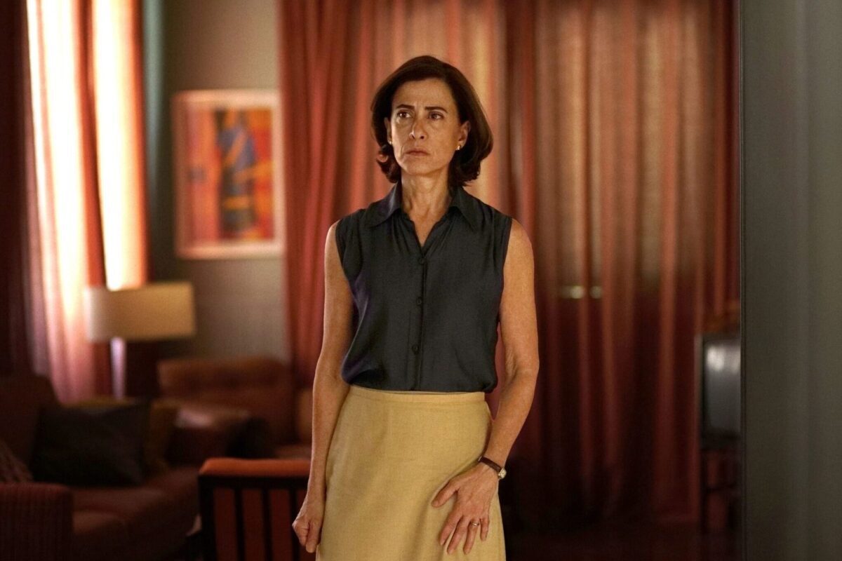foto da atriz Fernanda Torres em atuação no filme 'Ainda Estou Aqui', que volta ser exibido em Anápolis