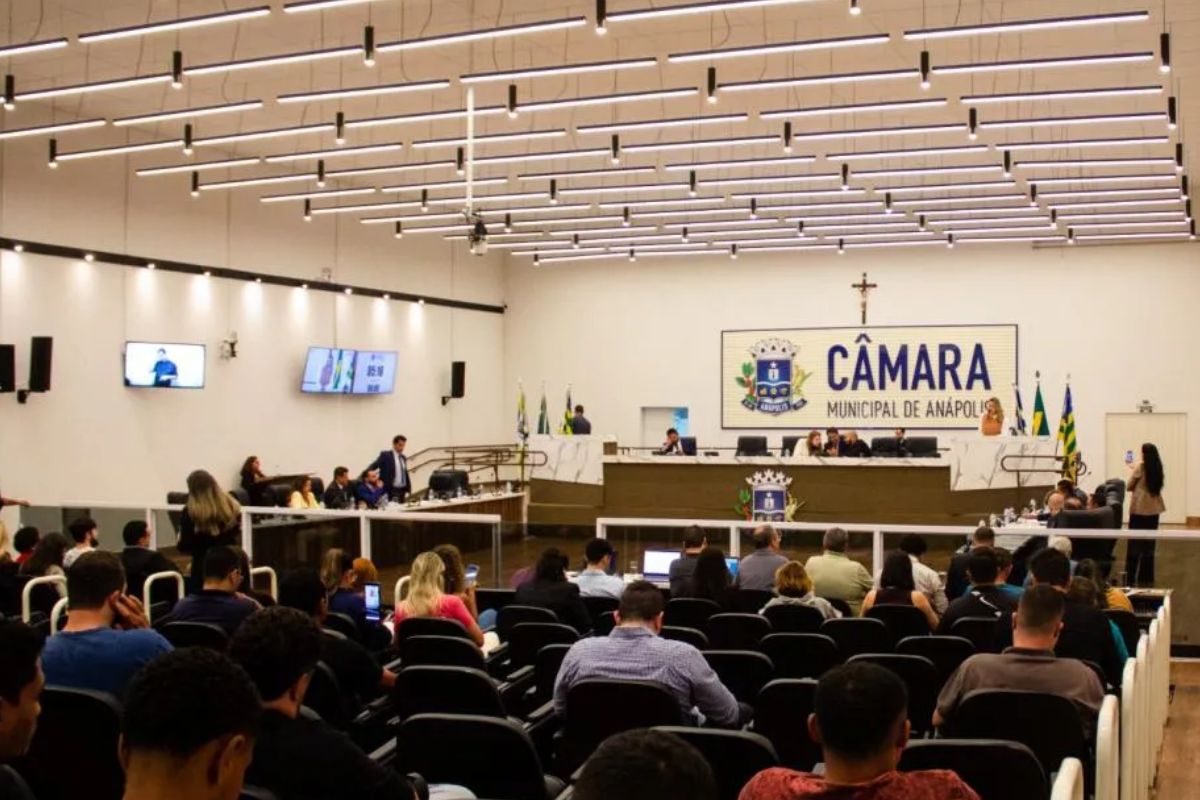 foto do plenário da câmara de anápolis