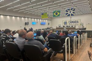 foto do plenário da câmara de anápolis