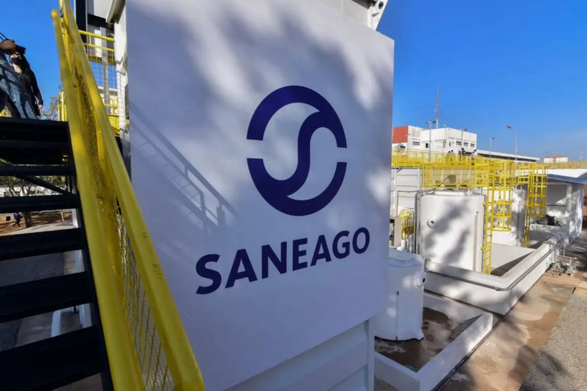 foto da logo da saneago em obra de anápolis