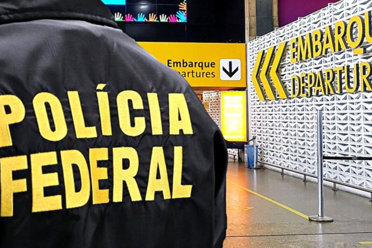 foto ilustrativa da polícia federal em atuação em aeroporto
