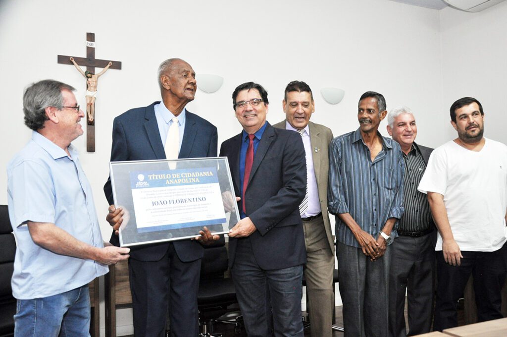 João Florentino foi homenageado com o Titulo de Cidadão Anapolino em agosto de 2018 (Foto: Câmara Municipal)