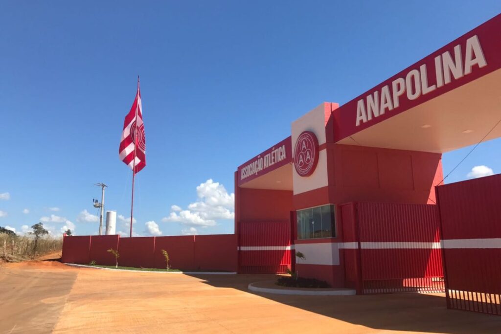 foto da entrada do ct da anapolina, em Anápolis