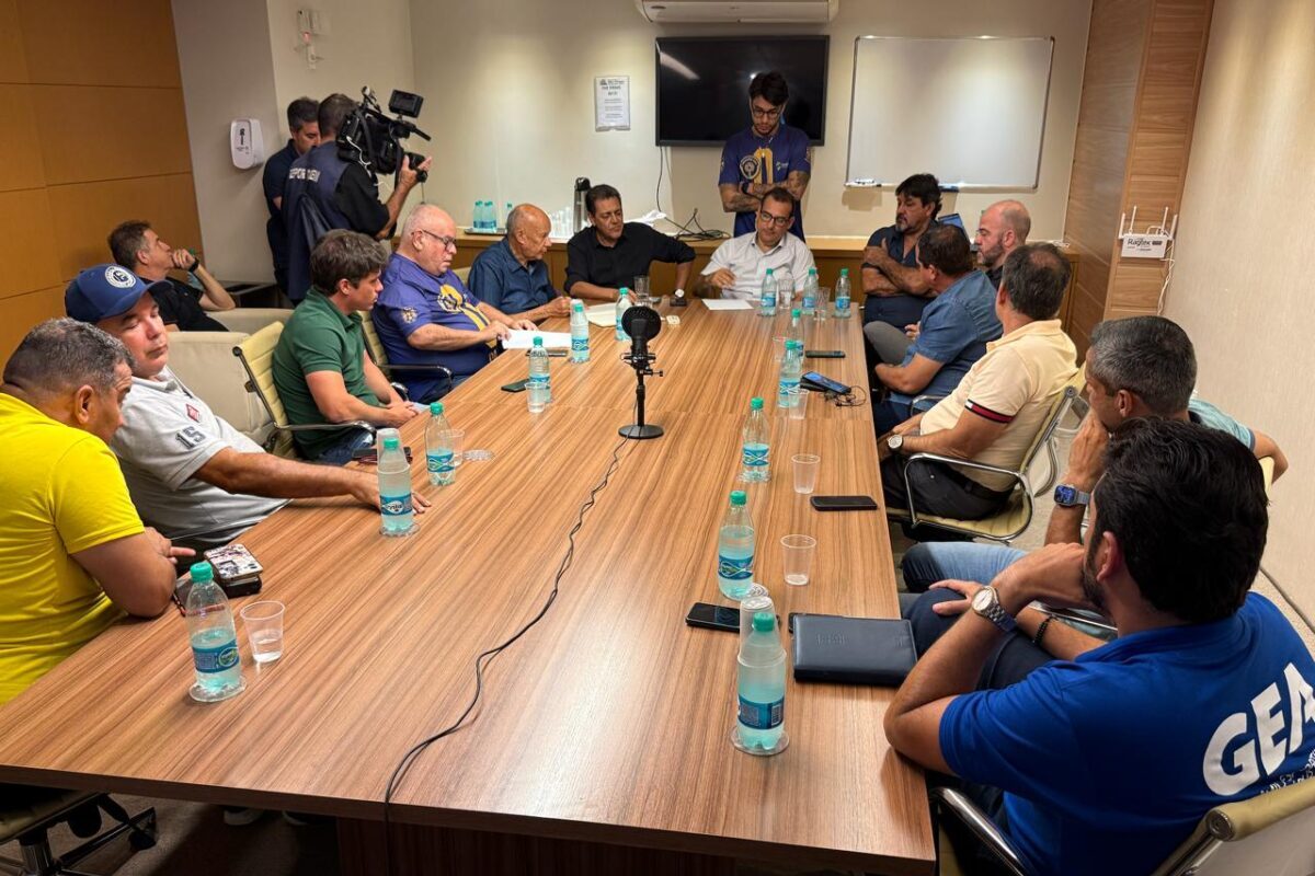 FOTO DO CONSELHO TÉCNICO DA DIVISÃO DE ACESSO DE GOIÁS