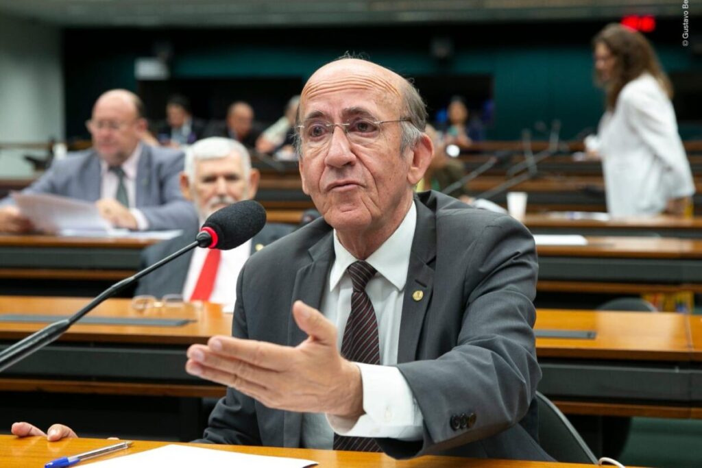 foto do deputado federal rubens otoni