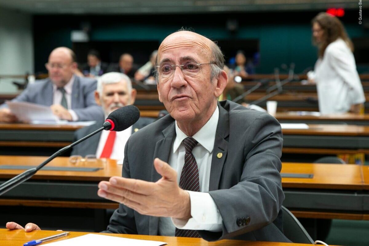foto do deputado federal rubens otoni