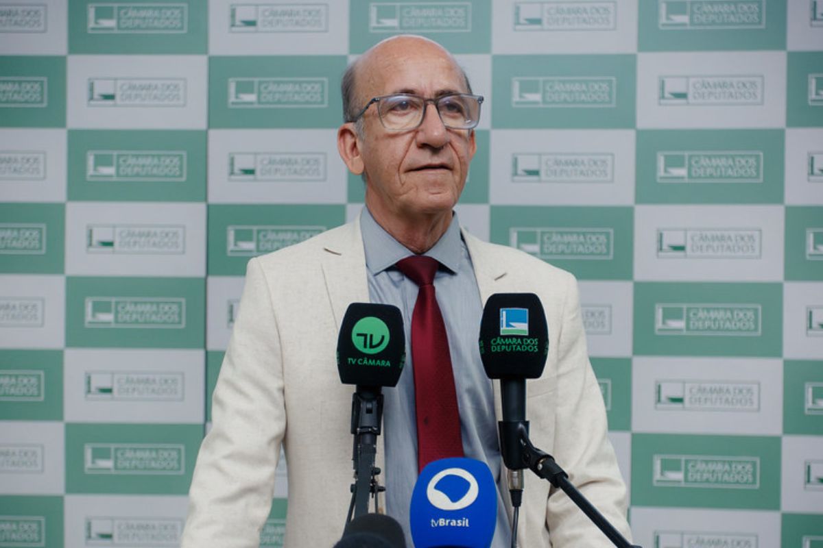 foto do deputado federal rubens otoni