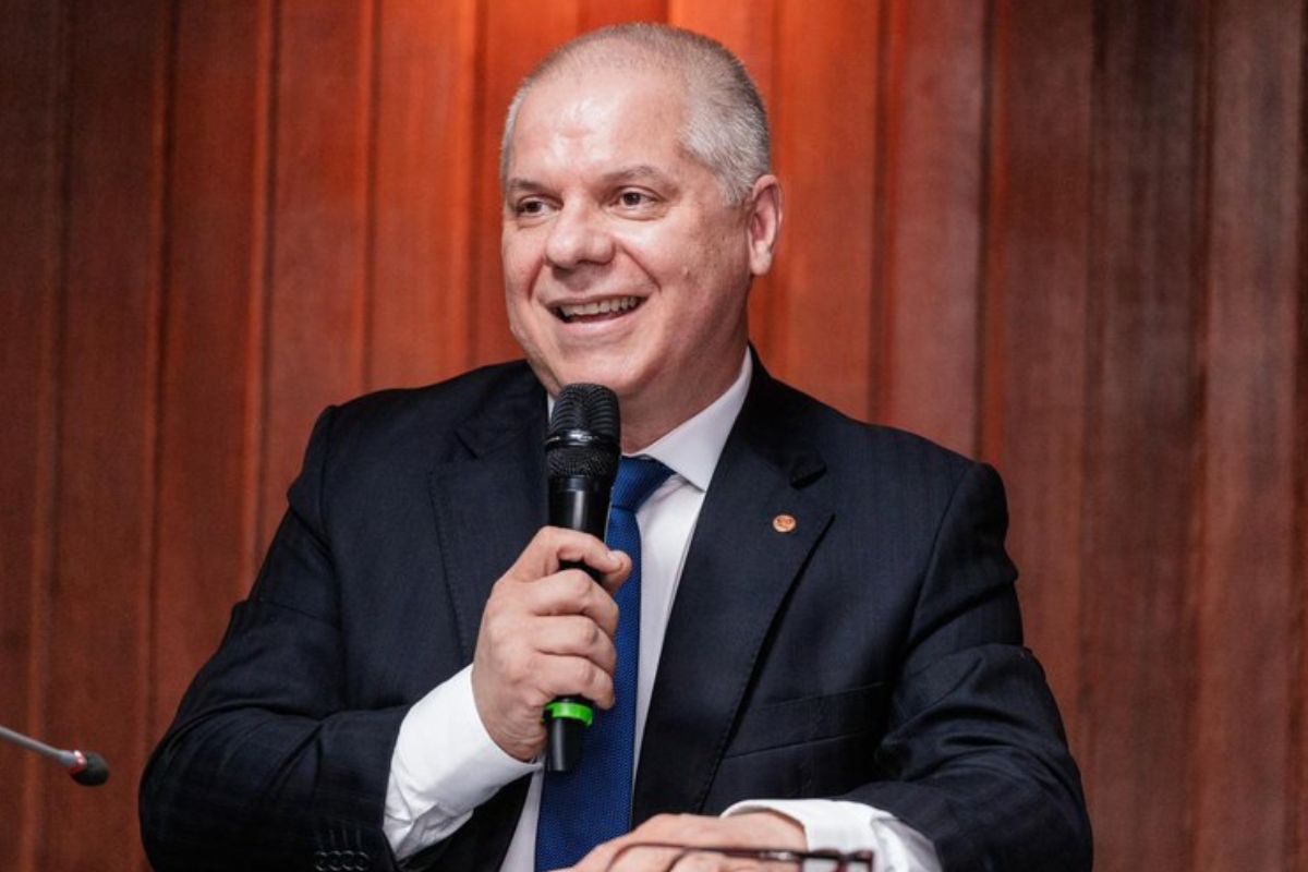 foto do presidente do inss alessandro stefanutto