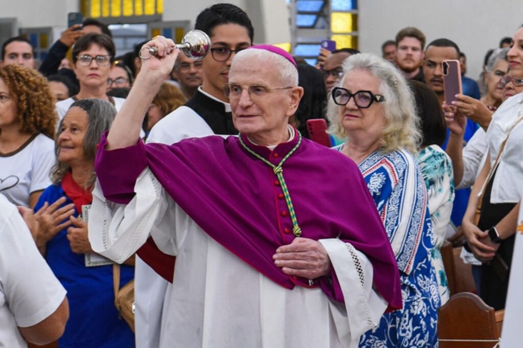 Apesar de enfrentar problemas de saúde, Dom João Wilk segue à frente do pastoreio da Diocese (Foto: Marcelo Faria)