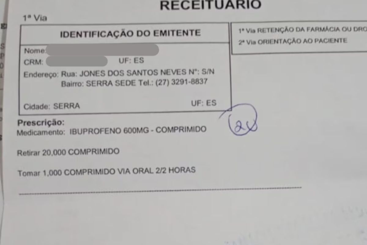 foto da receita médica contendo ibuprofeno de 2 em 2 horas