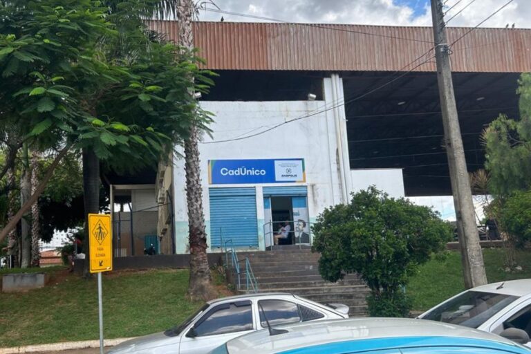 foto da fachada da sede do cadastro único em anápolis