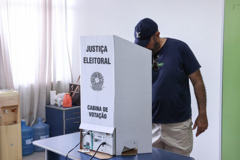voto cabine de votação