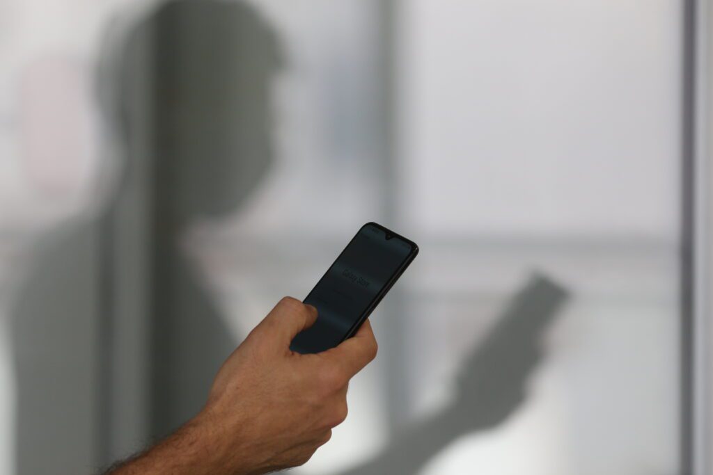 uso de smartphone e celular