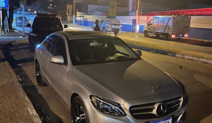 Veículo do empresário havia sido levado durante o sequestro (Foto: Divulgação/PM)