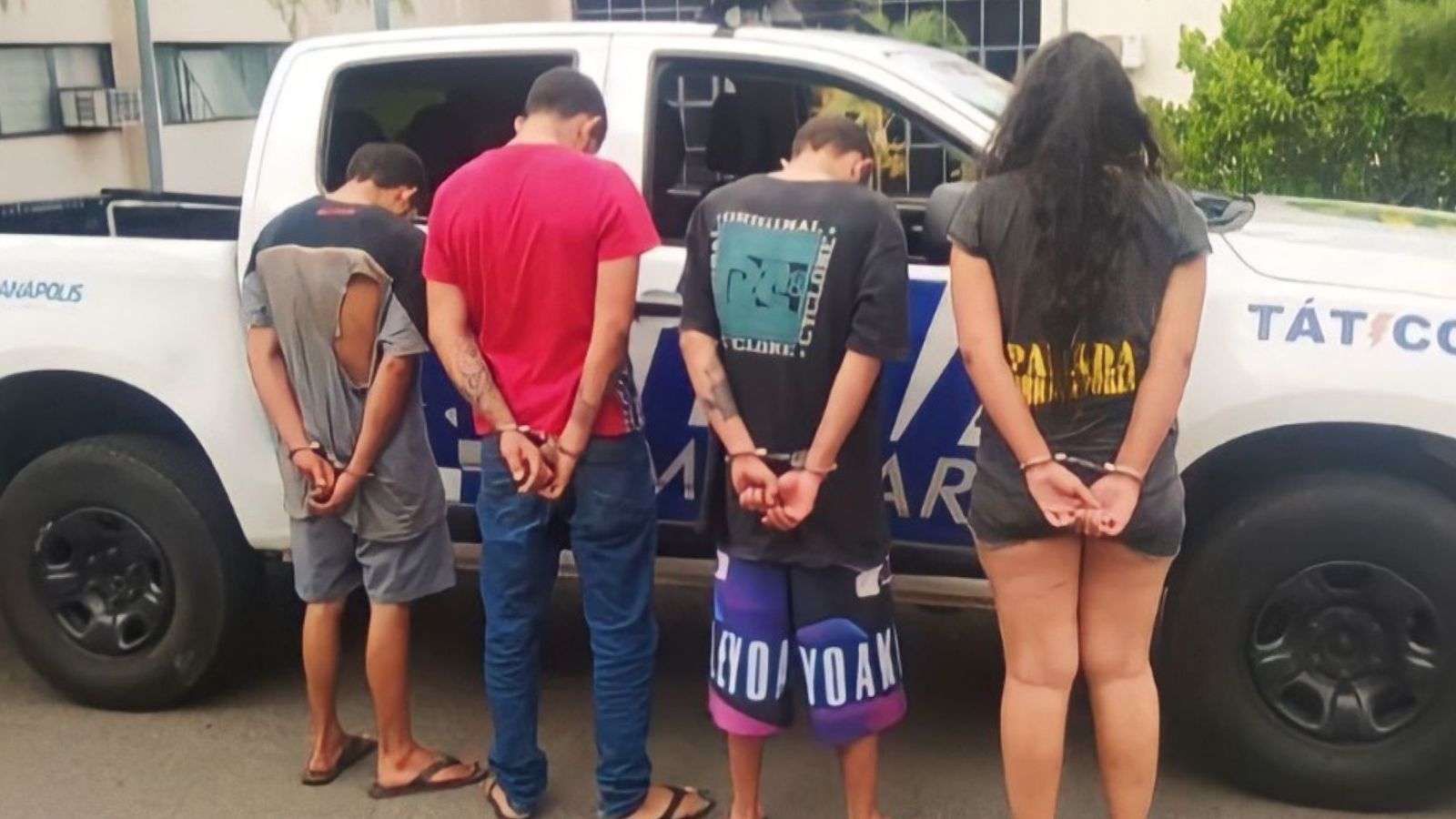 Suspeitos foram presos por equipes do 4º BPM e Força Tática (Foto: Divulgação)