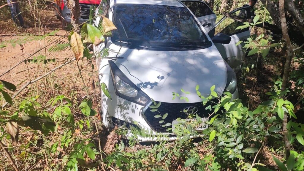 Veículo Hyundai HB20 utilizado pelos suspeitos na tentativa de fuga (Foto: Divulgação / COD)