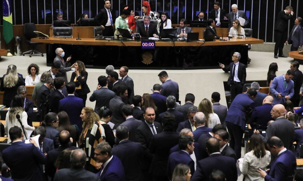 Sessão da Câmara para votar o Arcabouço Fiscal