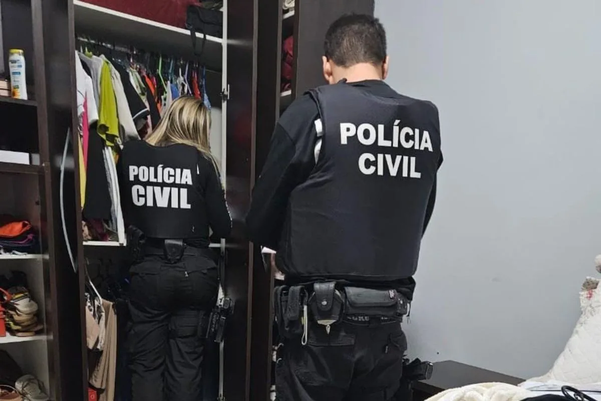 Policiais Civis em operação na manhã desta quarta-feira (16)