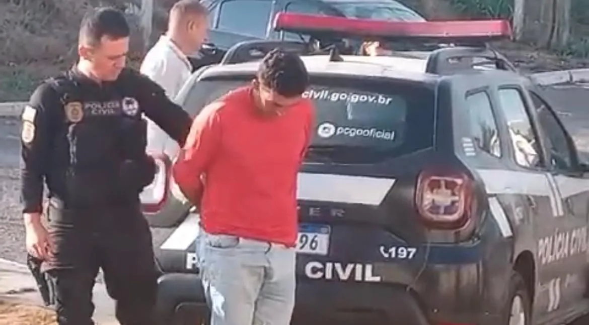 Padrasto suspeito dos abusos preso pelo Geic em Anápolis (Foto: Captura)