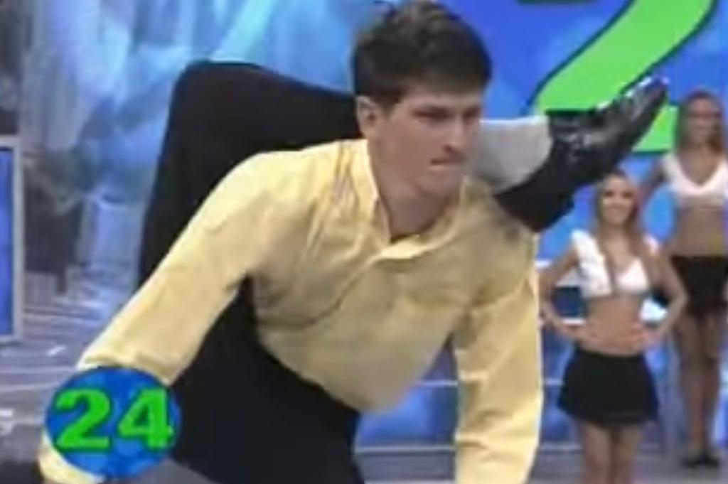 Geferson Crosara, mais conhecido como 'Homem-Borracha' se apresentou em vários programas de televisão (Foto: Captura/ TV Globo)