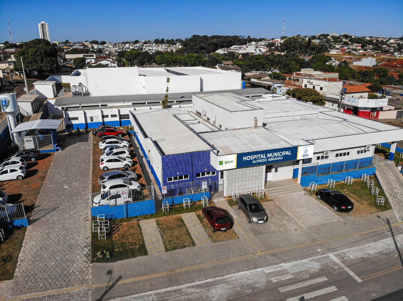 Hospital Municipal Alfredo Abrahão fica localizado no Jardim Progresso, em Anápolis (Foto: Samuel Sousa)