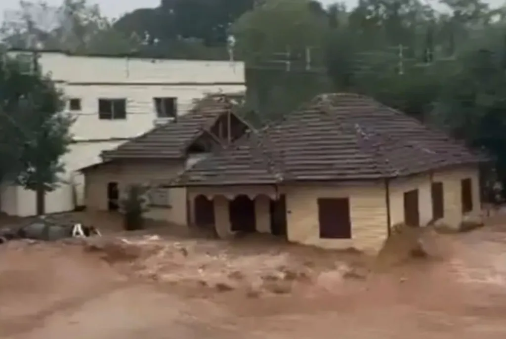 INMET emitiu alerta de grande perigo para o Rio Grande do Sul e litoral sul de Santa Catarina (Foto: Captura)