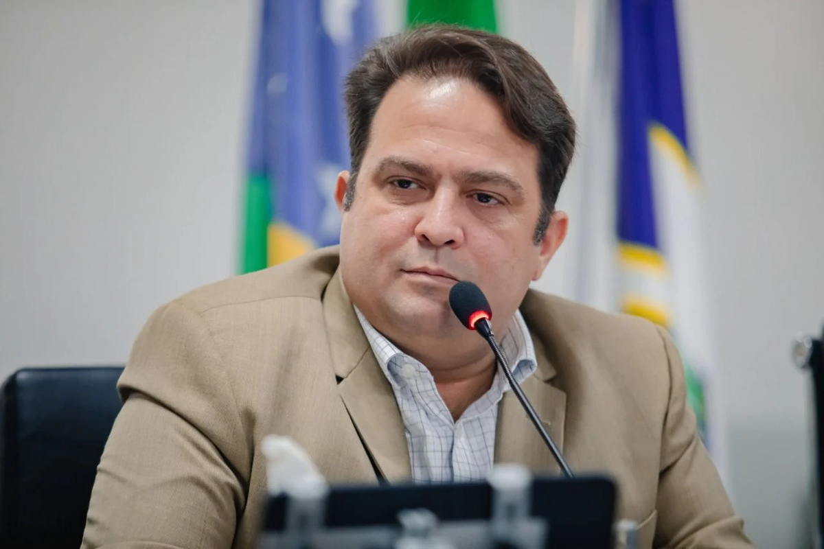Roberto Naves está no segundo mandato consecutivo e não pode concorrer às eleições em 2024 (Foto: Reprodução)