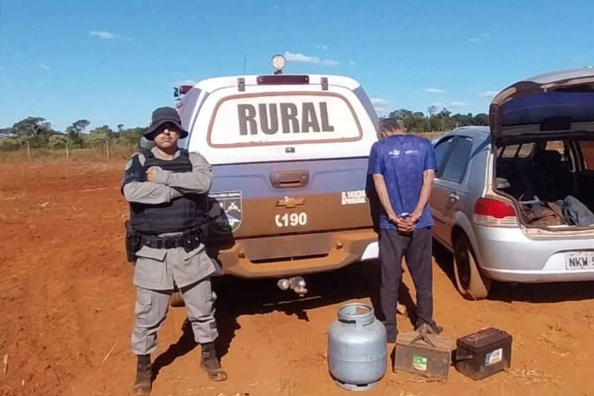 Policiais do Batalhão Rural prenderam o autor recuperaram itens furtados (Foto: Divulgação/Batalhão Rural)