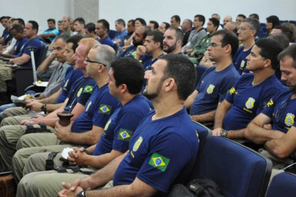 O questionário foi inserido no âmbito de um curso sobre direitos humanos ministrado à corporação. (Foto: Divulgação / PRF)