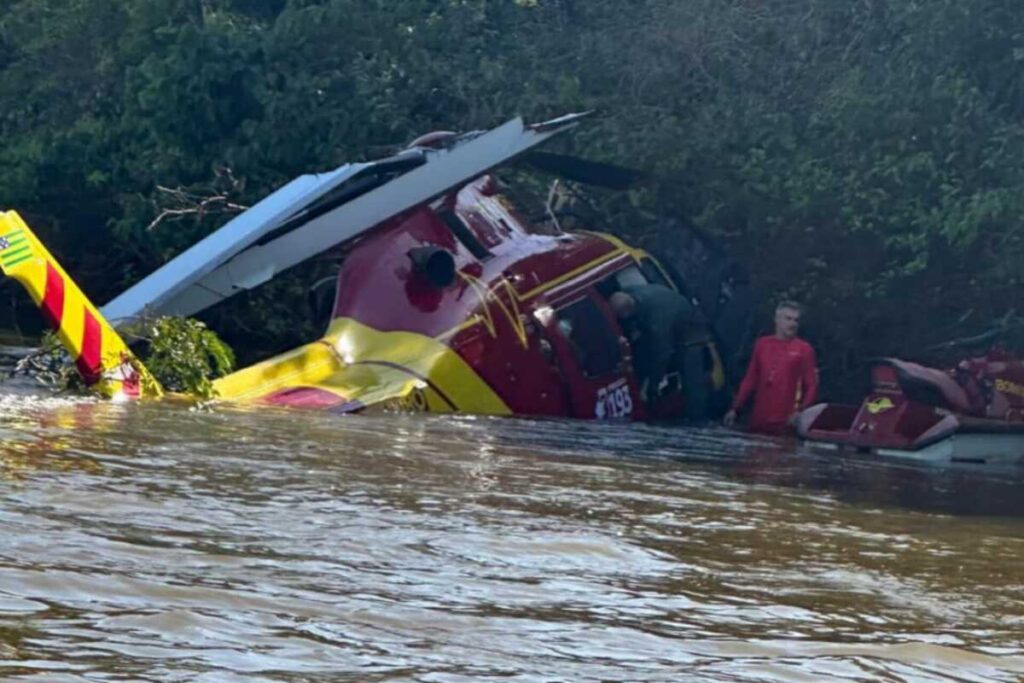 Helicóptero "Bombeiro-01", é a única aeronave do tipo que pertence ao Corpo de Bombeiros Militar do Estado de Goiás (CBMGO) (Foto: Reprodução)