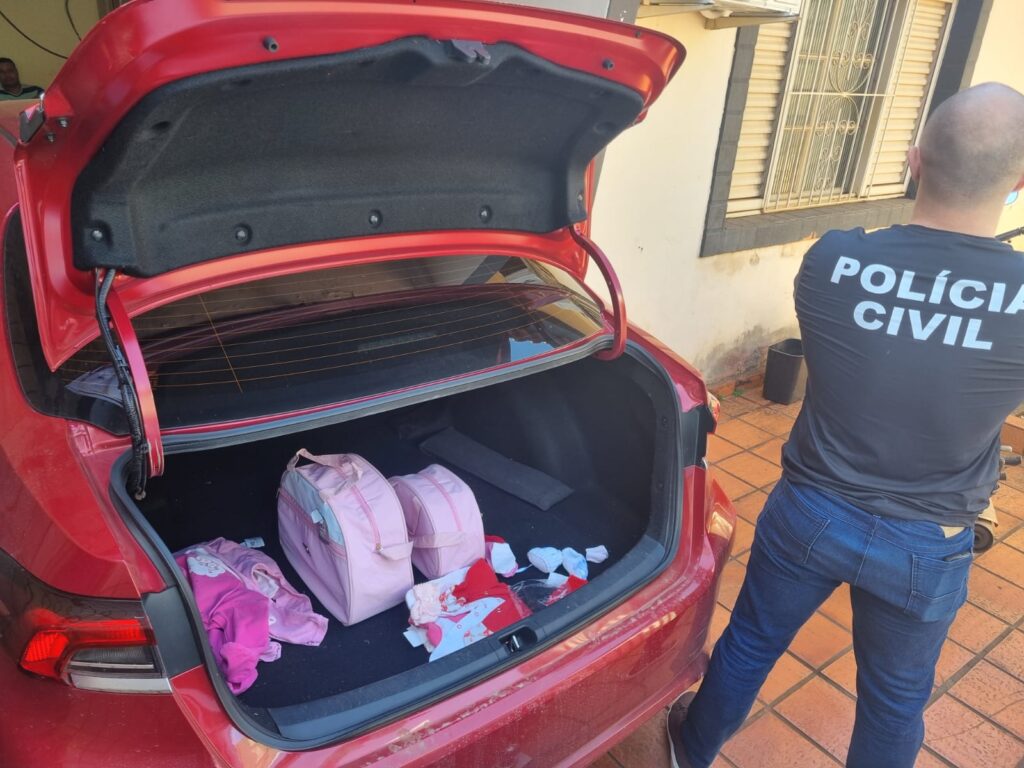 Itens apreendidos no porta-malas do carro da médica (Foto: Divulgação/Polícia Civil)