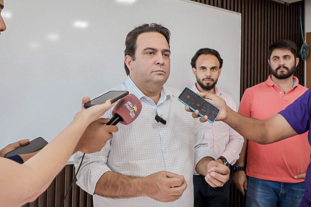 Prefeito Roberto Naves explicou os motivos da troca de gestão no HMAA (Foto: Divulgação/Prefeitura de Anápolis)