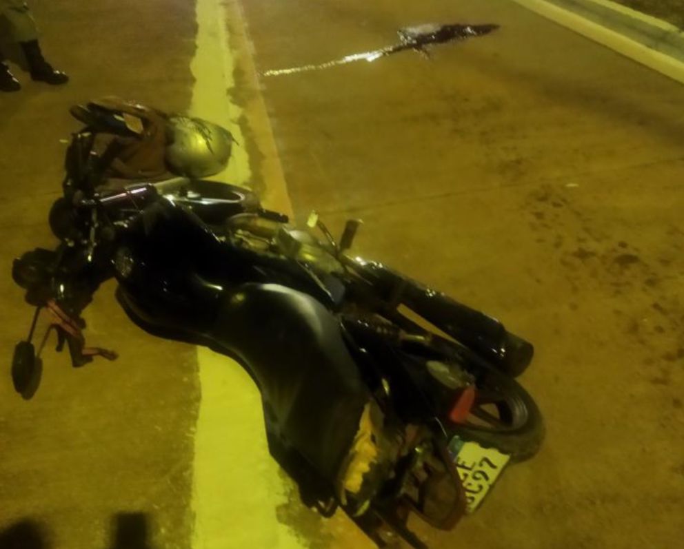 Motocicleta conduzida por Ragner José na Avenida Brasil Norte (Foto: Reprodução)