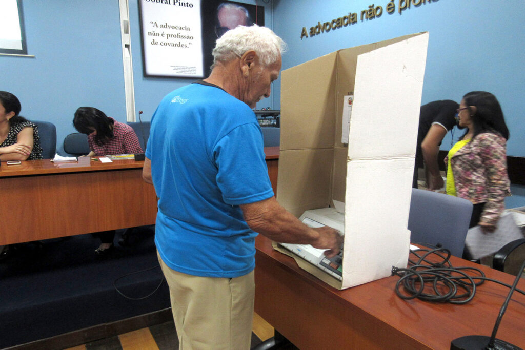 Ao todo 26.922 cidadãos com título de eleitor em Anápolis não são obrigados a votar, em sua maioria são idosos. (Foto: Reprodução / OAB)