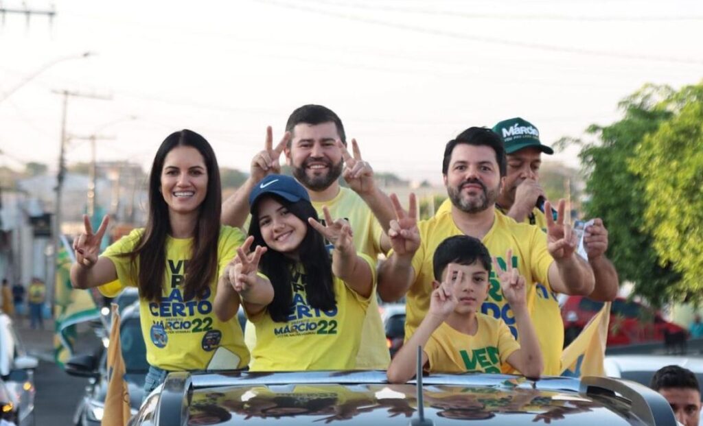 Carla Lima, Ana Laura Márcio Filho, Márcio Corrêa e o deputado Amilton Filho (Foto: Reprodução/Instagram)