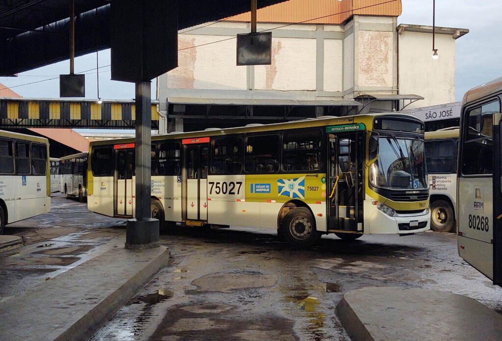 foto de ônibus parado no pátio da Urban, em greve realizada pelos trabalhadores em 2024