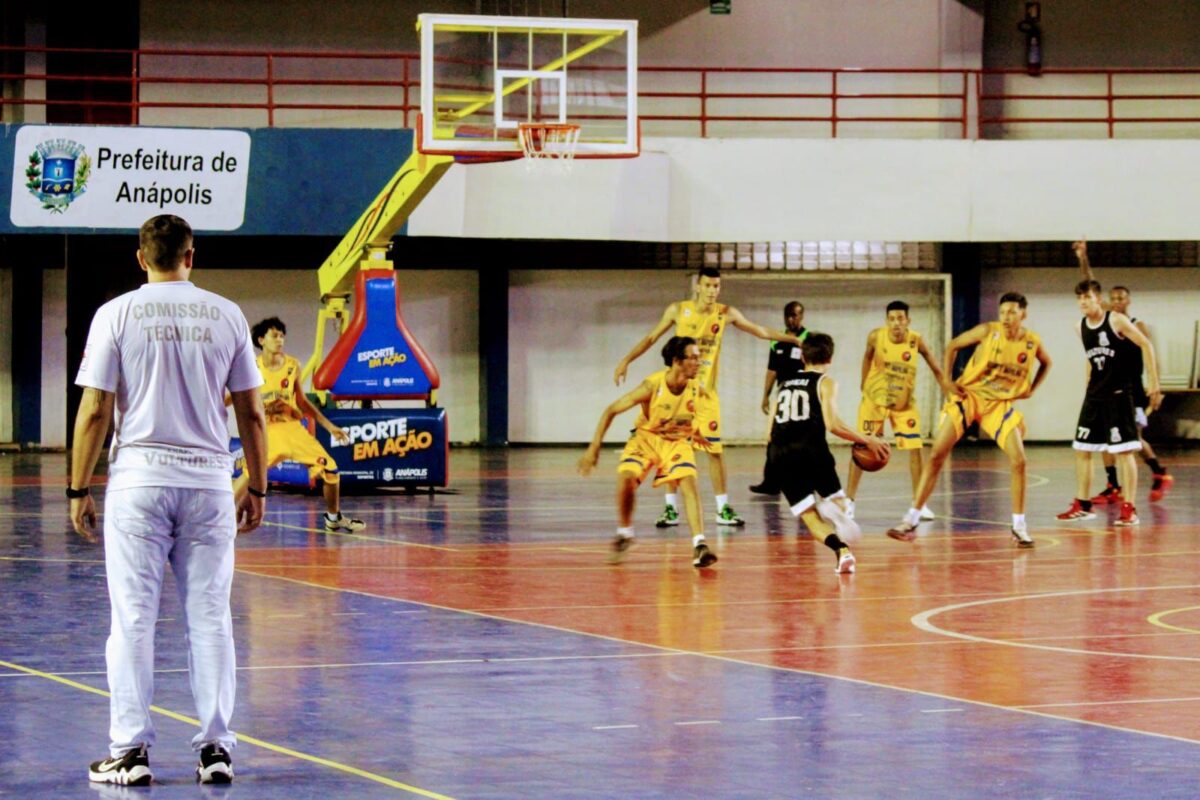 foto de edição do campeonato goiano de basquete realizada no ginásio internacional newton de faria