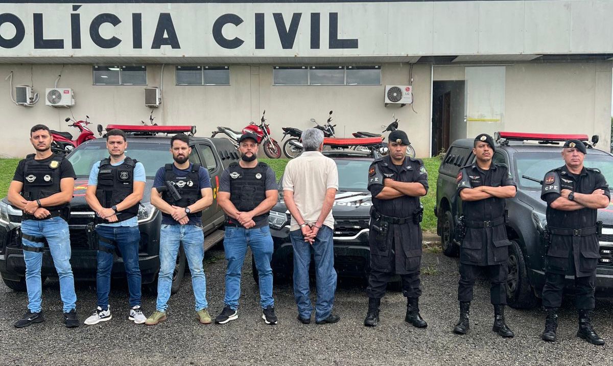 Químico responsável por manipulação de cocaína foi abordado por equipes da Polícia Civil e da CPE (Foto: Divulgação)